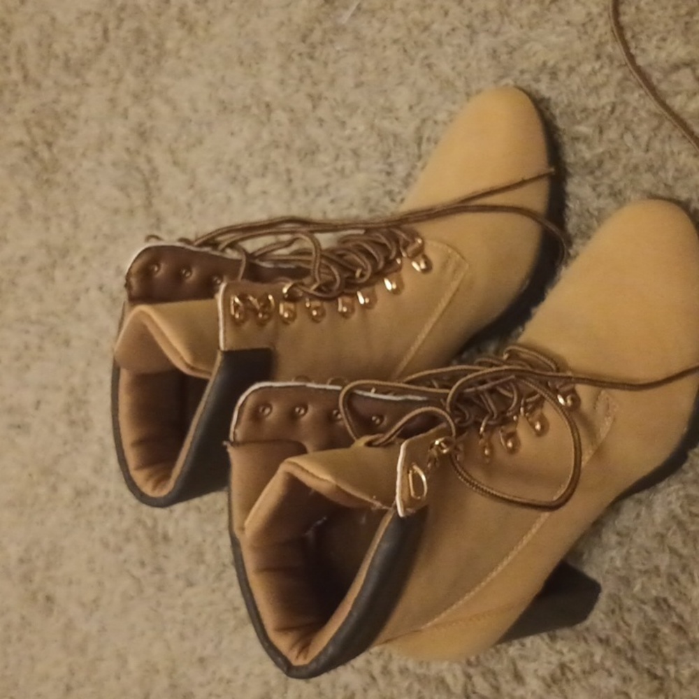 Boots Terri size 8